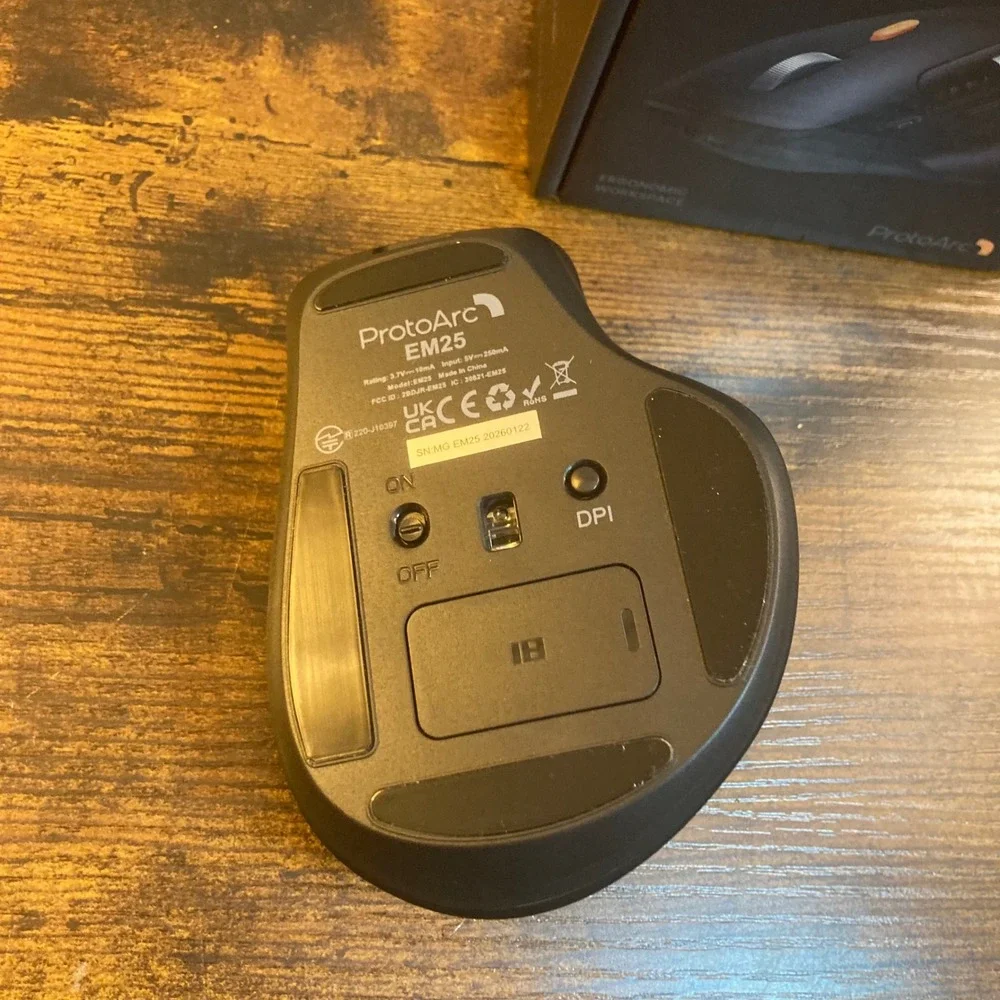 ProtoArc EM25 Ergonomic Mouse Multi-Device Bluetooth Wireless USB-C Black